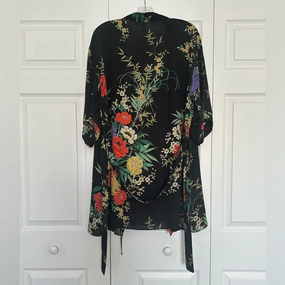Flora Nikrooz Black Floral Robe - Size L - EUC - Picture 7 of 8